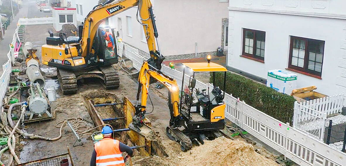 Zoom: SANY Bagger Minibagger Sany SY16 C auf Baustelle