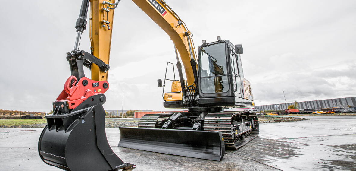 SANY Bagger Kompaktbagger Sany SY135C auf Baustelle