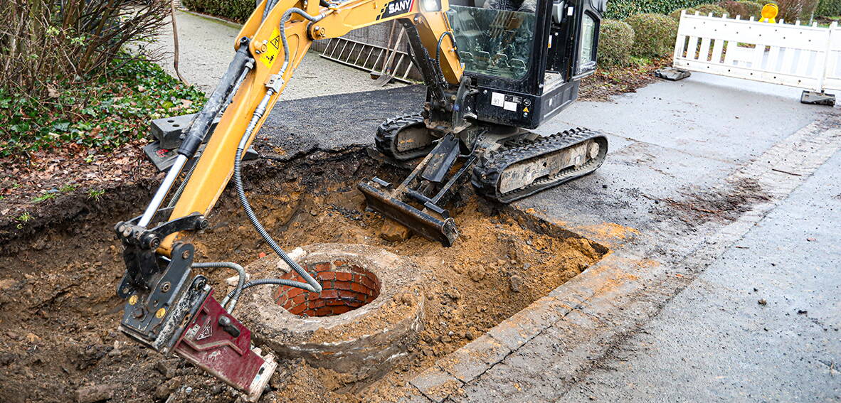 Zoom: SANY Bagger Minibagger Sany SY18 C auf Baustelle