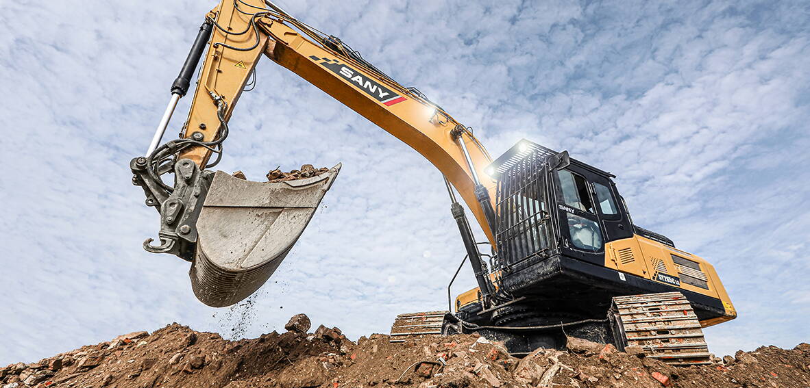 Zoom: SANY Bagger Raupenbagger Sany SY265C auf Baustelle