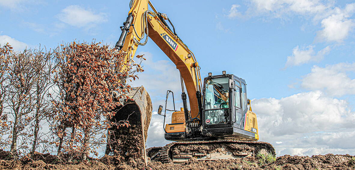 SANY Bagger Kompaktbagger Sany SY135C auf Baustelle