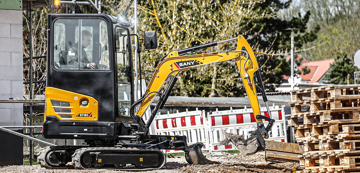 Zoom: SANY Bagger Minibagger Sany SY18 C auf Baustelle